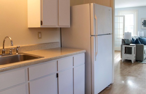 Topsham Casa | Townhome offering sunlit living spaces, just mins from Maine St, Brunswick.
