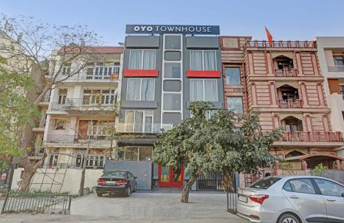 Noida Hotel | Townhouse 587 Sector 19