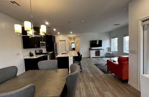 Henderson Condominio | Townhouse in Gated Community