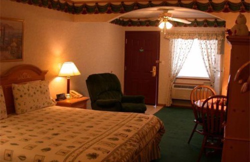 West Omaha Hotel | Townhouse Inn & Suites Omaha