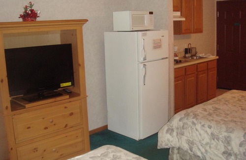 West Omaha Hotel | Townhouse Inn & Suites Omaha