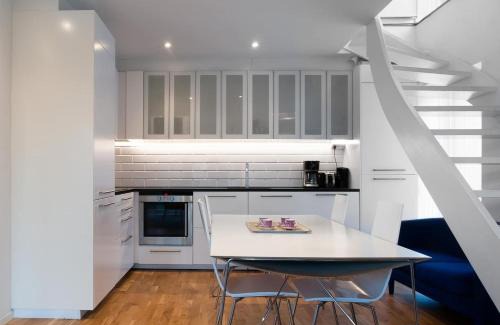 Sollentuna Villa | townhouse on Arlanda Stockholm metro line - easy checkin