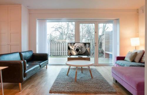 Sollentuna Villa | townhouse on Arlanda Stockholm metro line - easy checkin