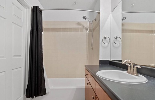 Pemberton Heights Apartamento | TP 105 Luckey · Street-Access 1 Bedroom Condo! GREAT location