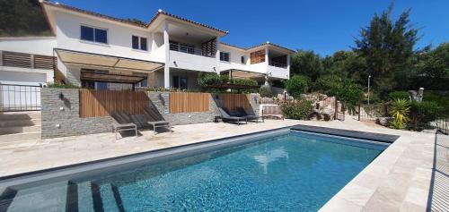 Sainte-Lucie-de-Porto-Vecchio Apartamento | Très belle Résidence vue mer et piscine chauffée - BACCALOCATION
