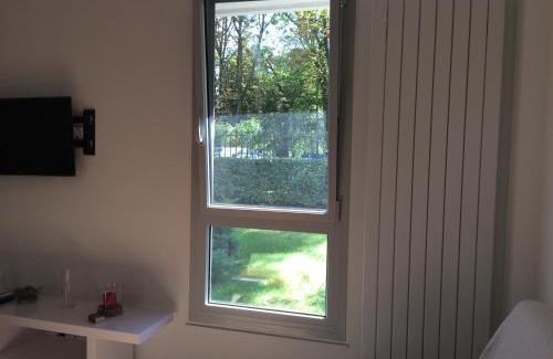 Neuilly-sur-Seine Apartamento | Trés Beau Studio (face bois), 10mn de l'Etoile