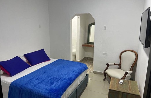 Torices Cama Y Desayuno | TR-A4D HABITACION DE HOSTAL CON WIFI