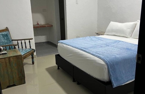 Torices Cama Y Desayuno | TR-A4D HABITACION DE HOSTAL CON WIFI