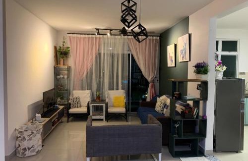 Bayan Lepas Apartamento | TR Penang House for Large Family Getaways