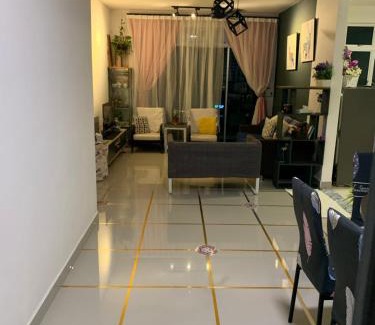 Bayan Lepas Apartamento | TR Penang House for Large Family Getaways