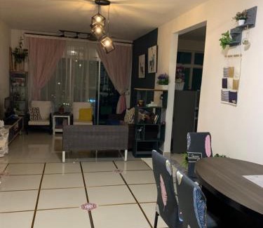 Bayan Lepas Apartamento | TR Penang House for Large Family Getaways
