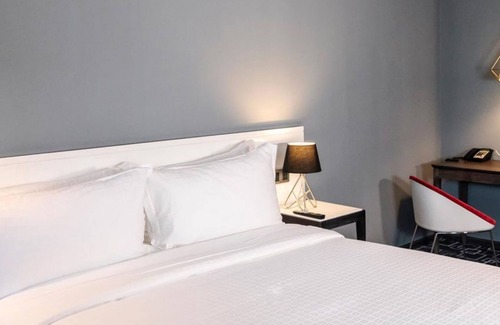 Gigiri Cama Y Desayuno | Trademark Hotel, Trademark Suite Double Room in Nairobi no006