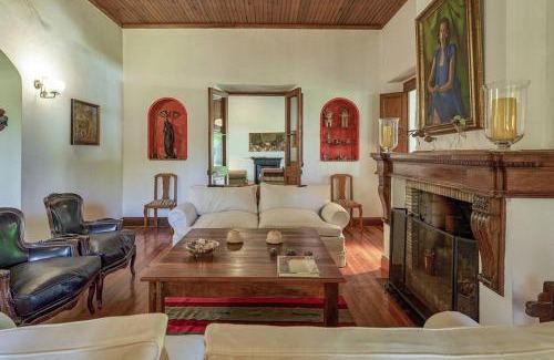 Chacras de Coria Casa | Tradicional Casona de época, opcional desayuno