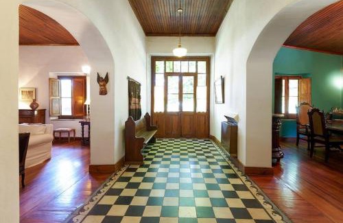 Chacras de Coria Casa | Tradicional Casona de época, opcional desayuno