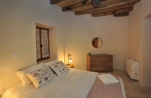 Agios Theodoros Cabina | Traditional Luxury Suite