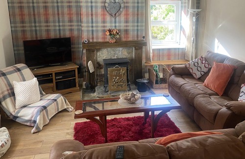 Felinfach Cabaña | Traditional 2-Bed Welsh Cottage, Ystrad Aeron,
