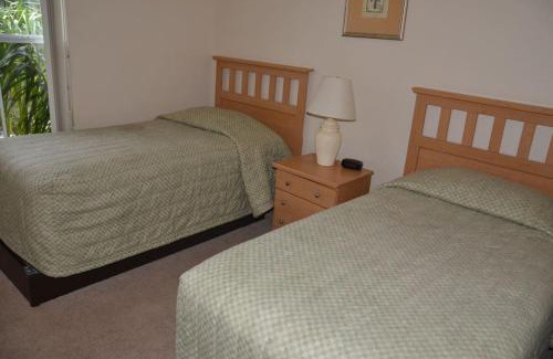 Regal Palms Casa | Traditional 4 Bed 3.5 Bath Townhome