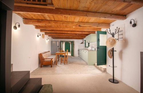 Margarites Casa | Traditional Anna's Stone House with Private Pool