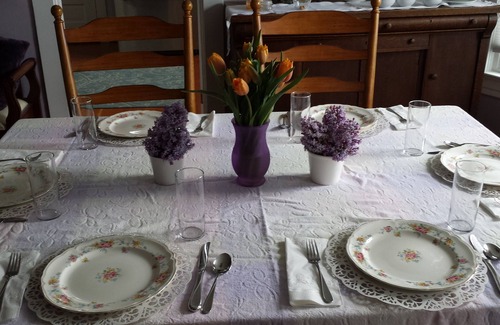 Everett Cama Y Desayuno | Traditional bed & breakfast in Snohomish with comfy bed, private bathroom, WiFi