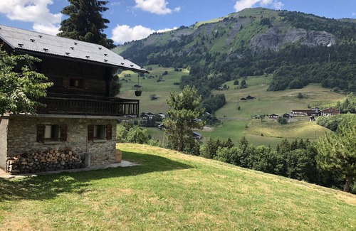 Hauteluce Chalet De Esquí | Chalet individual auténtico de Saboya