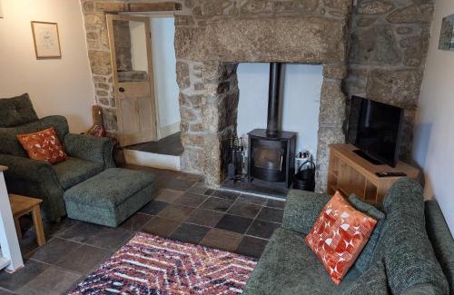 Mousehole Casa | Traditional Fisherman's Cottage with 3 bedrooms