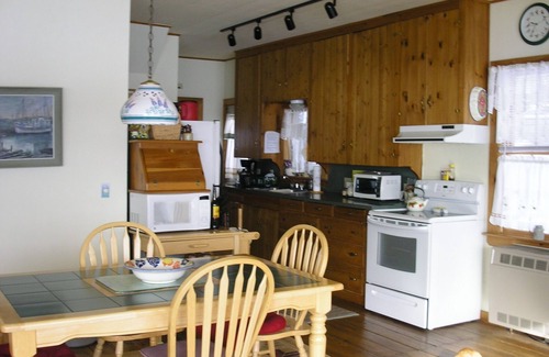 Steuben Cabaña | Maine Cottage tradicional con vistas al océano y al faro