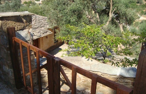 Steni Dirfyos Casa | Traditional Old Farmhouse in Evia Island in Greece!