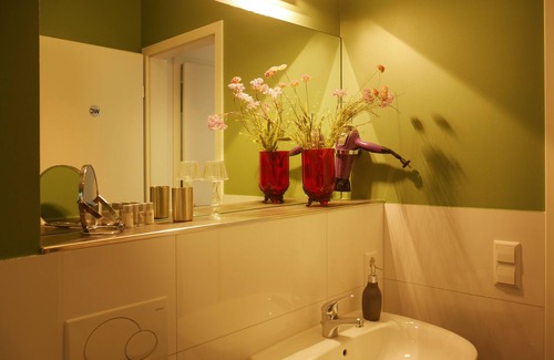 Rhein-Erft-Kreis District Casa | Trafohaus am Kaiserbahnhof