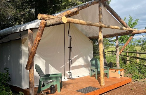 Columbia Falls Cabina | Trailblazer Tent at Columbia Mountain Ranch near Glacier National Park