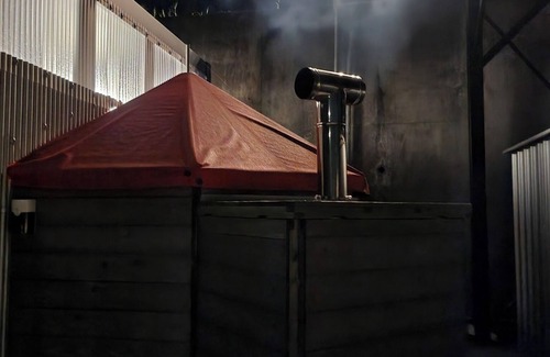 Shikokuchuo Alquiler De RV | Trailer house with camping space wood stove saun / Shikokuchuo City Ehime