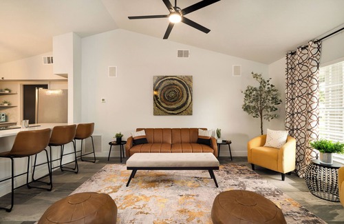 Sanford Casa | Trailhouse Retreat - Soak in the hot tub & ride bikes to the Sanford Riverwalk!