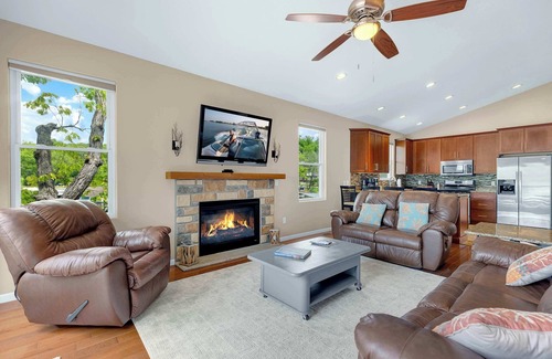 Sunrise Beach Casa | Trails End Hideaway – Waterfront