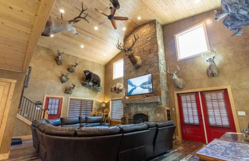 Island Park Casa | Trails End Lodge- Bills Island