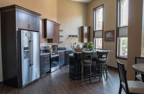 Franklin Apartamento | Trails to Ales Liberty Suite 1