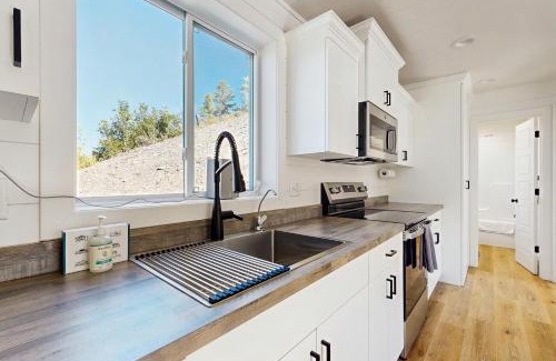 Aspen Springs Casa | Trails & Tranquility