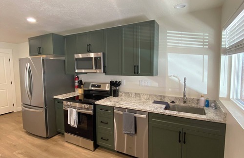 Sevier Casa | Trailside Basement with Stunning Big Rock Candy Mountain Views