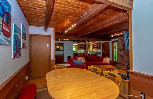 Birch Hill Casa | Trailside off West Side!