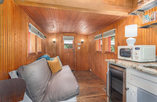 Waynesville Cabaña | Exclusivo 1926 C&O Train Caboose Tiny House Minutos a Waynesville y Asheville