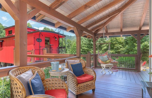 Waynesville Cabaña | Exclusivo 1926 C&O Train Caboose Tiny House Minutos a Waynesville y Asheville