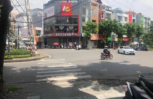Phu Nhuan Apartamento | Tran Bui Hotel 240-242 Phan Xích Long, Q Phú Nhuận - by Bay Luxury