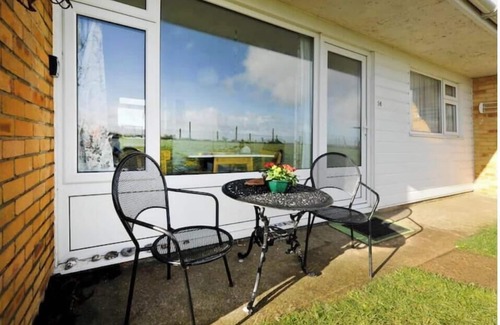 Kessingland Chalet De Esquí | Tranquil 2-bedroom chalet in Kessingland overlooking the sea