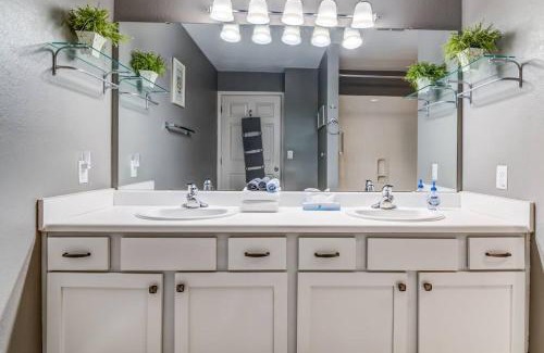 Table Rock Apartamento | Tranquil 2-Bedroom Pointe Royale Condo