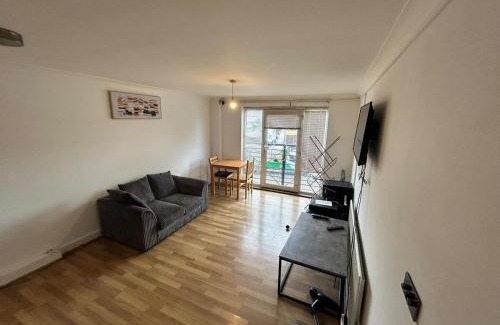 West Thornton Apartamento | Tranquil 2BR in Croydon Thornton