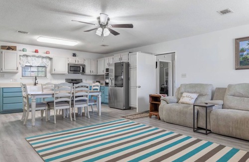 Foley Casa | Tranquil 4-bedroom house with AC in charming Foley close to the beach.