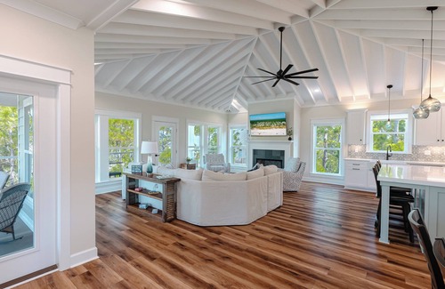 Dauphin Island Casa | Tranquil 5-bedroom house with AC on Dauphin Island-Hot Tub