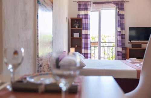 Rudine Apartamento | Tranquil and Stylish Apartment Kastel Novi - Studio Apartment with Garden