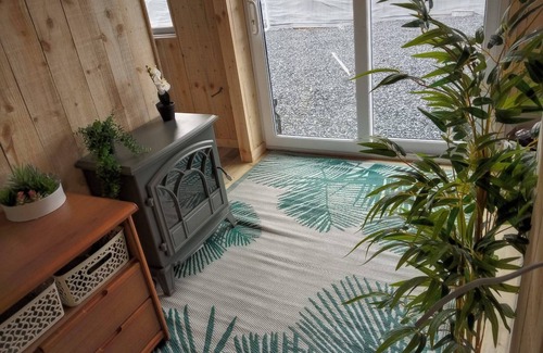 Llandovery Cabina | Tranquil Cabin Retreat in Llandovery