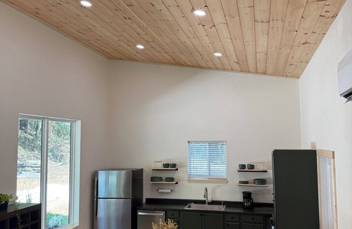 Jasper Cabina | Tranquil cabin with AC in charming Jasper