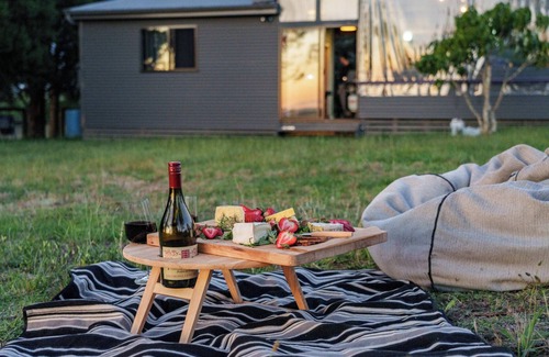 Mangrove Mountain Casa | Tranquil Central Coast Farmstay: feed animals + farm tour for couples & families