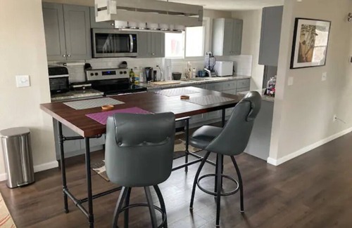 Westcliff and Cambridge Casa | Tranquil & Entertaining Family Retreat. Sleeps 8. Stunning Yard with new hot tub